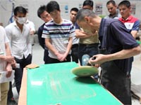 打磨抛光--第七期广东博皓玻璃钢模具制作培训班 打磨抛光--第七期广东博皓玻璃钢模具制作培训班